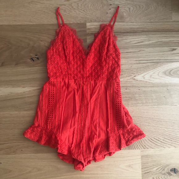 The Jetset Diaries Lovestruck Romper Small - Picture 2 of 2